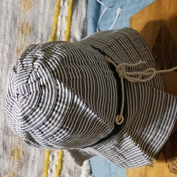 Hats & Dreams Pinstripe Hat Made in Italy- NWT - Picture 3 of 7